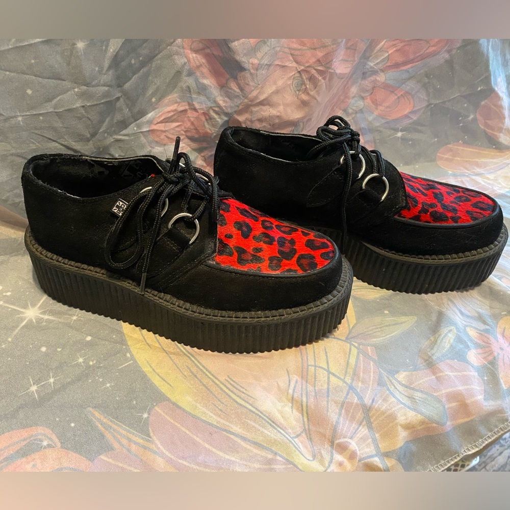 Black and Red Leopard TUK Creepers